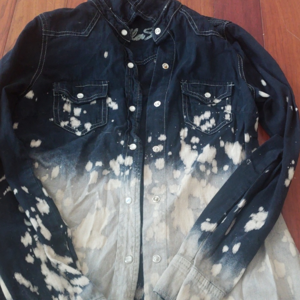 Snap down blouse